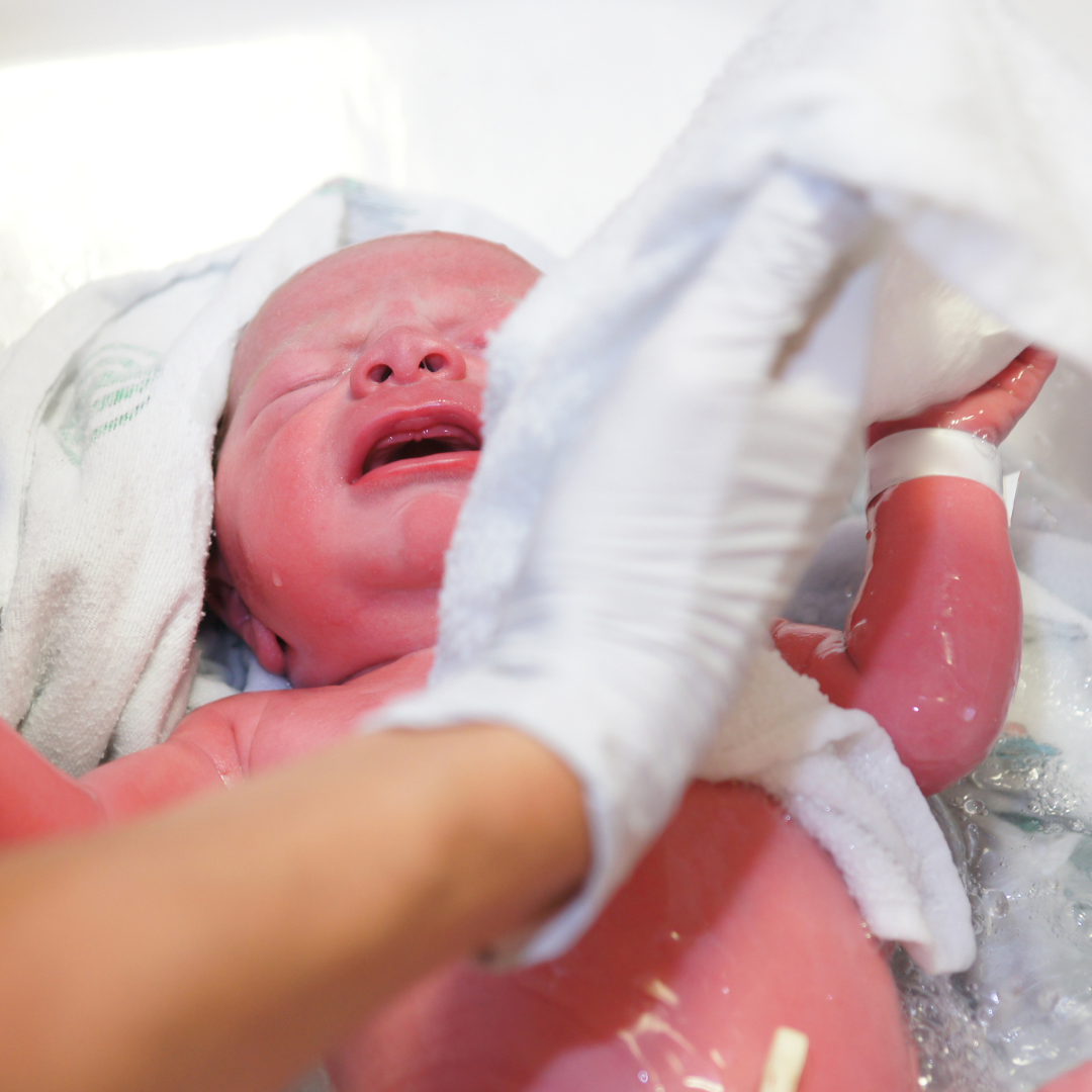 The Benefits of Delayed Baths for your Newborn